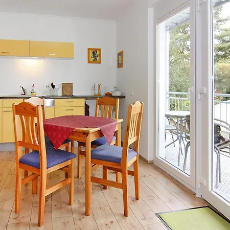 Appartementhaus, 치노비츠