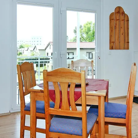 Appartementhaus, *