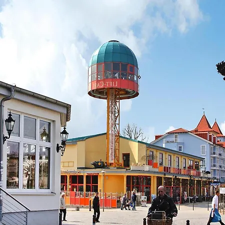 Appartementhaus, * 치노비츠