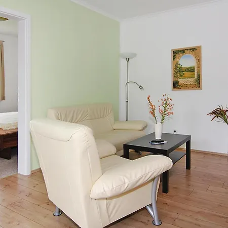 Appartementhaus, * 치노비츠